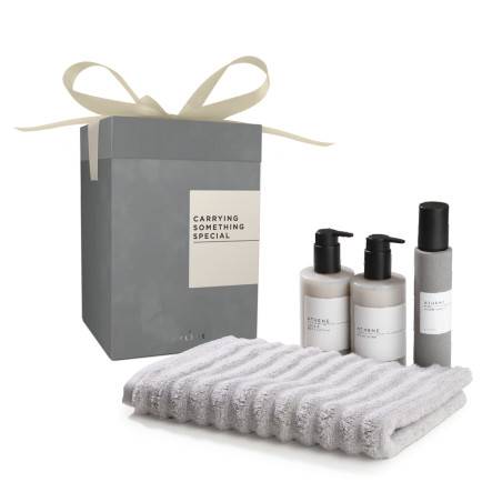 Coffret Cadeau de luxe Athene – Spray d’intérieur, savon mains, lotion et serviette d’invité | Mylène 