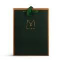 Groene, grote cadeautas met gouden accenten | Mylène