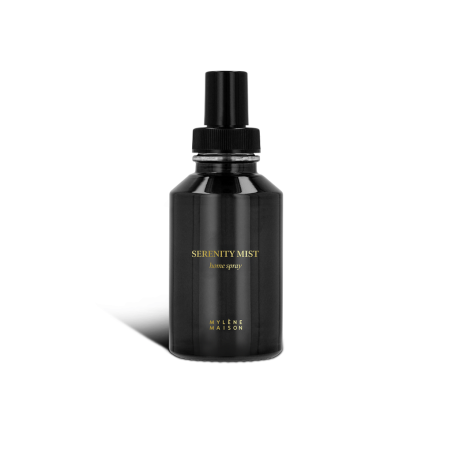 Serenity Mist Home Spray - luxueuze interieurspray met een warme houtgeur en frisse citrus Serenity Mist Home Spray - luxueuze interieurspray met een warme houtgeur en frisse citrus
