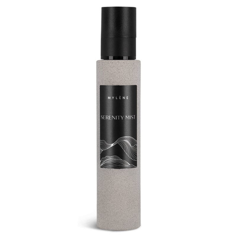 Room Spray Serenity Mist - spray d'intérieur luxueux au parfum boisé et chaud avec des agrumes | Mylène