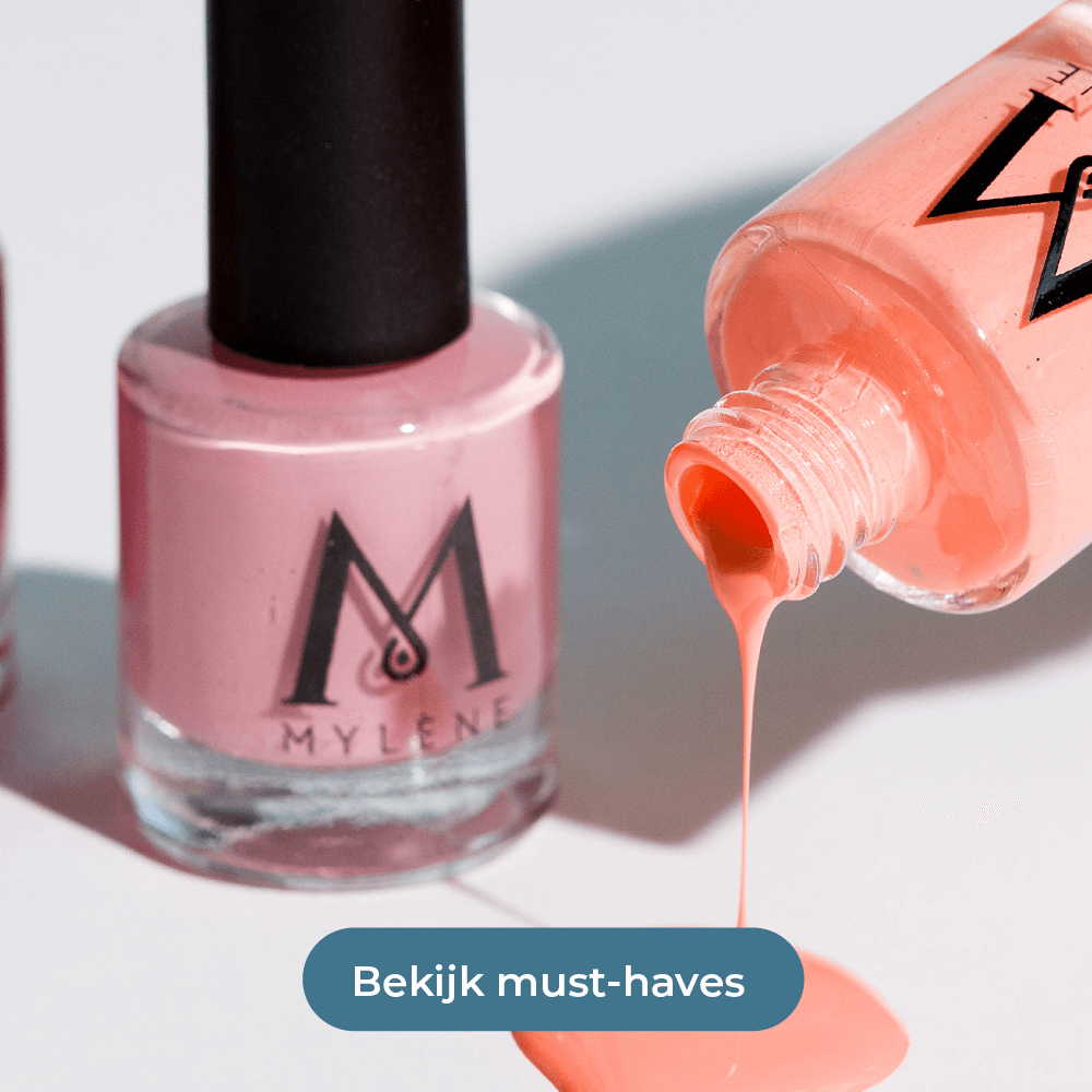 blog_manicure-at-home_1000x1000_67cbe4c5.png